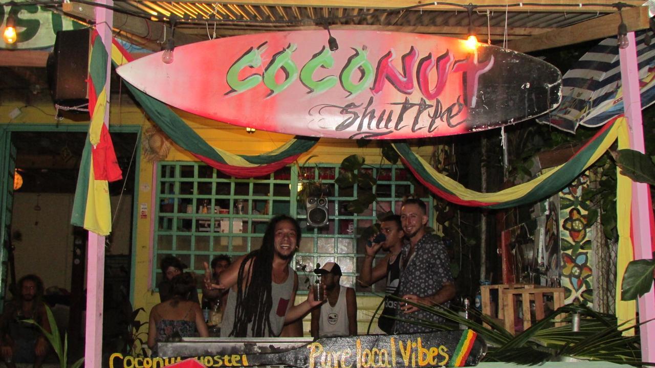 Coconut Hostel Bocas Town Exterior foto