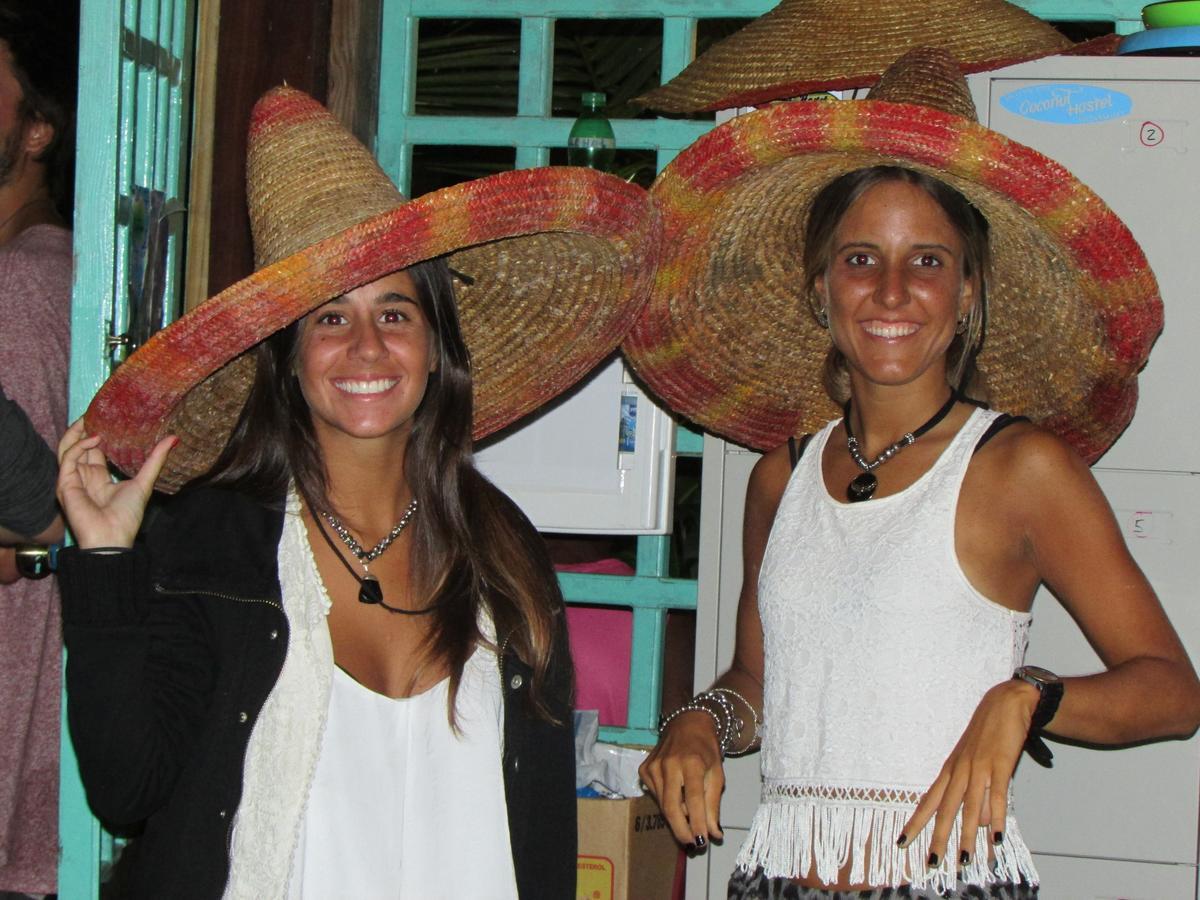 Coconut Hostel Bocas Town Exterior foto