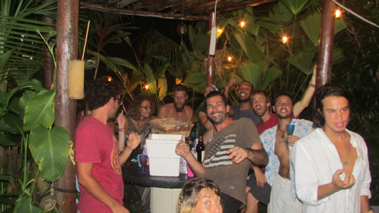 Coconut Hostel Bocas Town Exterior foto