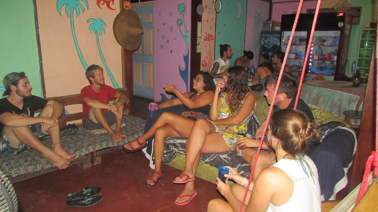 Coconut Hostel Bocas Town Exterior foto
