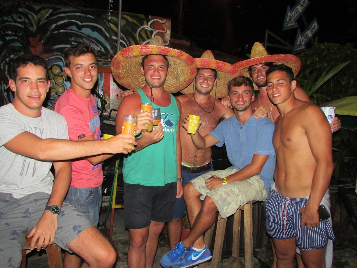Coconut Hostel Bocas Town Exterior foto